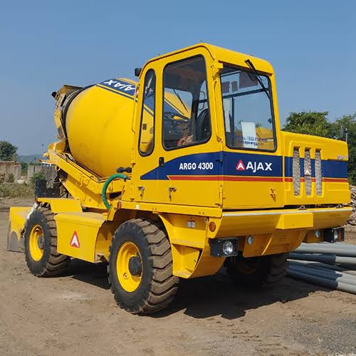 Self Loading Concrete Machine
